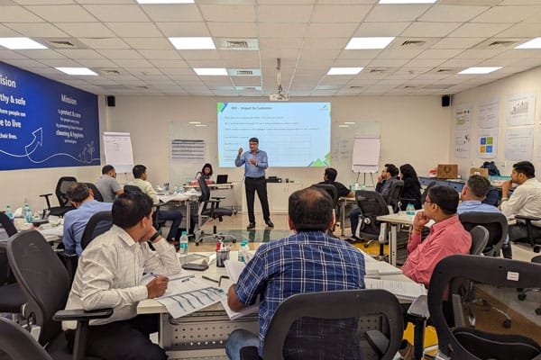 B2B Sales Training Company in India a sales trainer conducting a sales training program for an organization